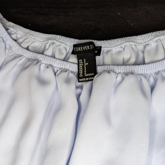 Forever 21 Baby Blue On/Off Shoulder Top S EUC - Picture 4 of 5